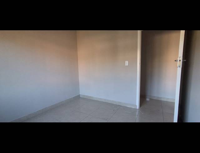 4 BEDROOM FREEHOLD TO LET IN GROVE END